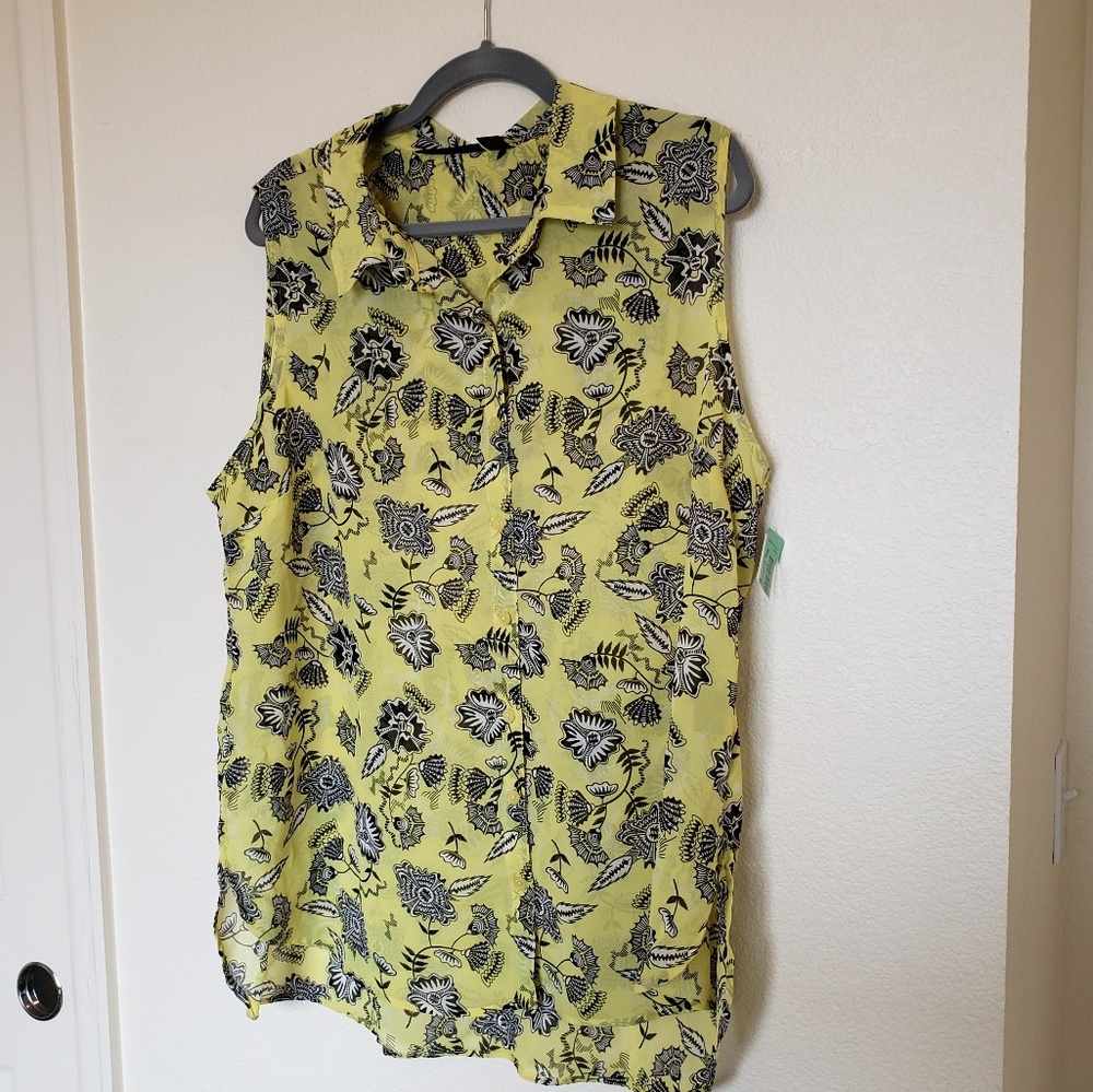 Semi-sheer sleveless top NWT 1x